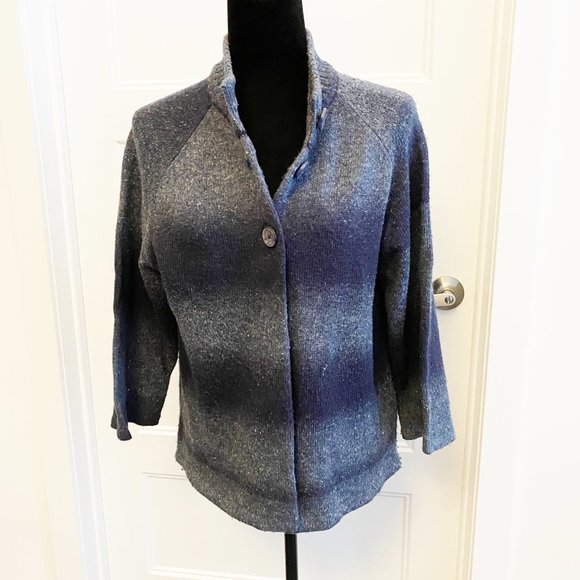 2 Tone Blue Sweater Cardigan Buttons by Carroll Reed size Medium - Picture 4 of 7
